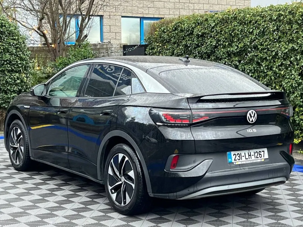Volkswagen ID.5 PRO LIFE 77KWH // HEATED SEATS // - Image 5