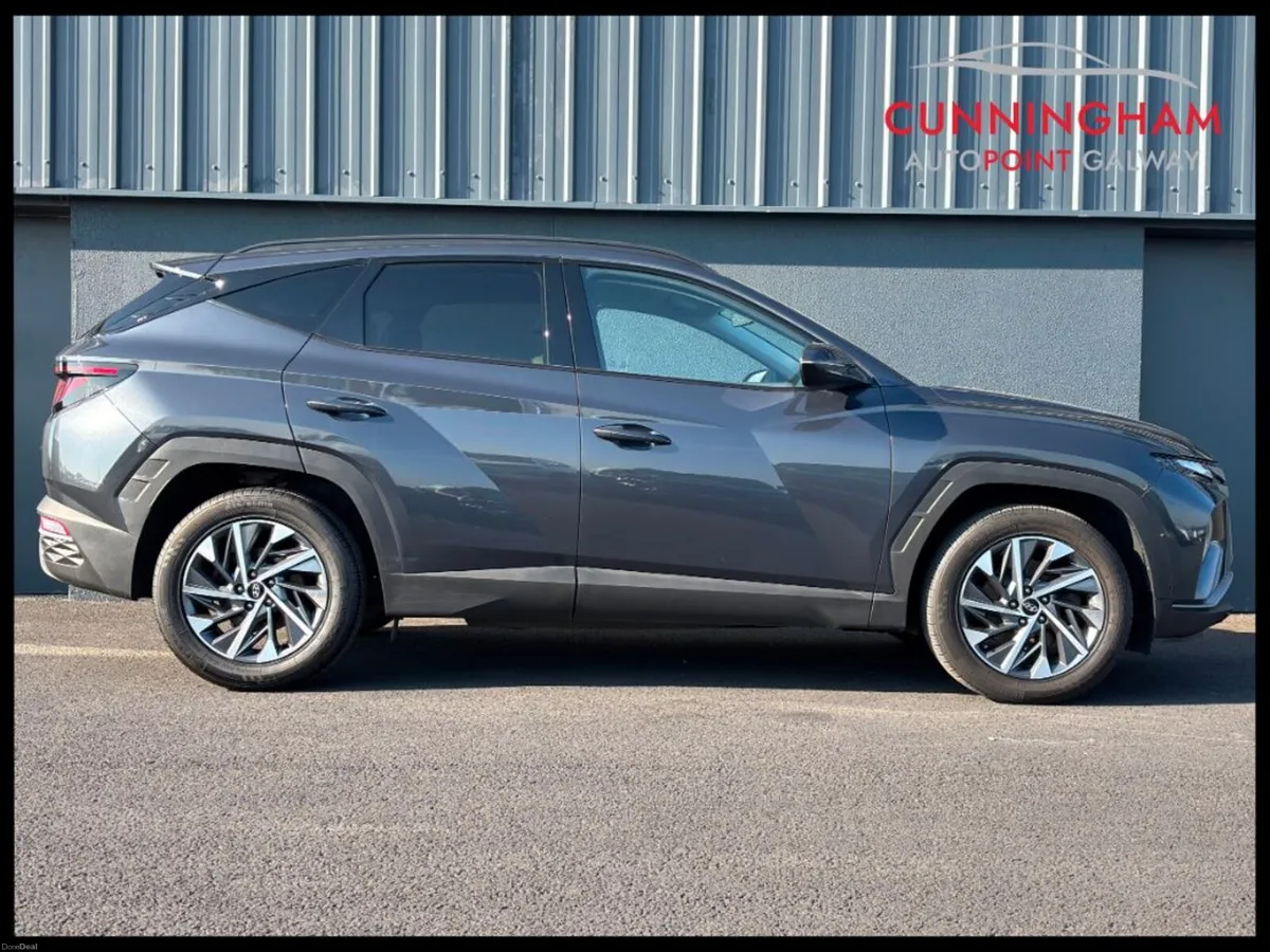 Hyundai Tucson 2WD Executive Diesel - Image 3