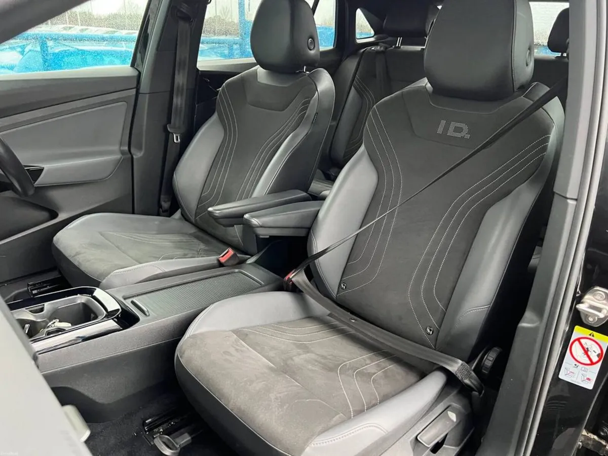 Volkswagen ID.5 PRO LIFE 77KWH // HEATED SEATS // - Image 6