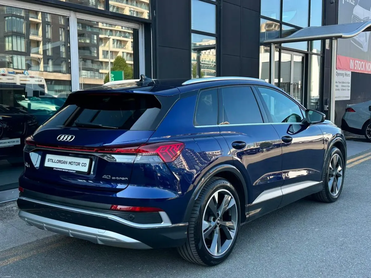Audi Q4 e-tron S LINE - Image 6