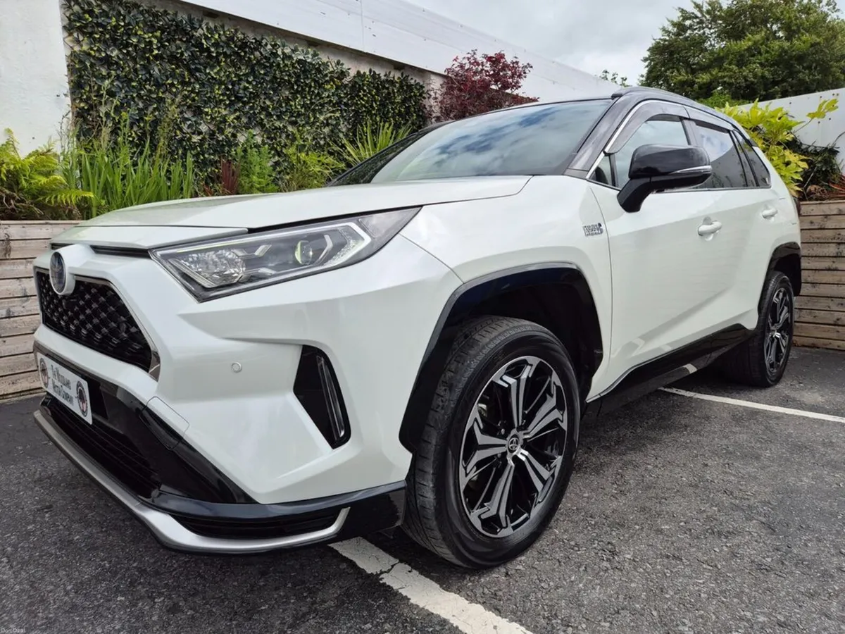 Toyota RAV4 2.5 PHEV / PRIME BLACK TONE / TOP SPEC - Image 2