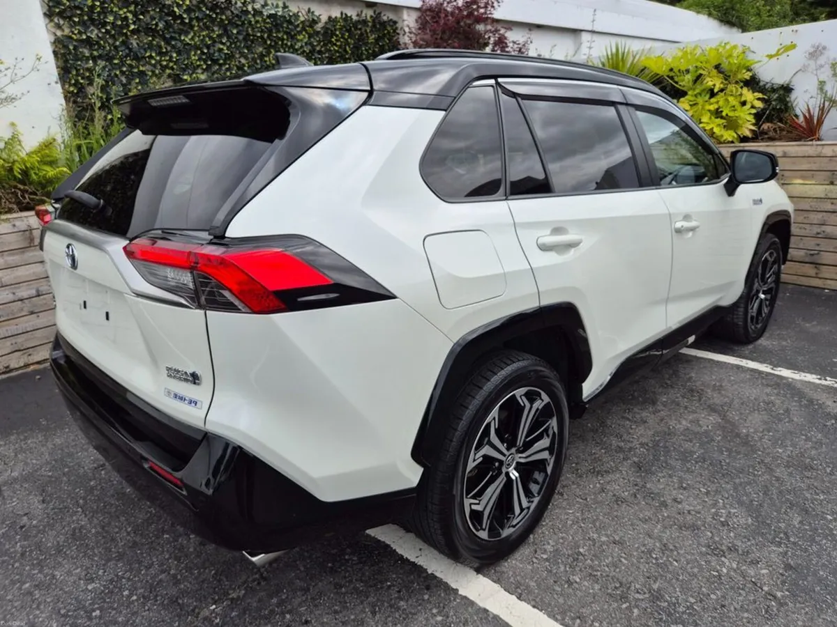 Toyota RAV4 2.5 PHEV / PRIME BLACK TONE / TOP SPEC - Image 6
