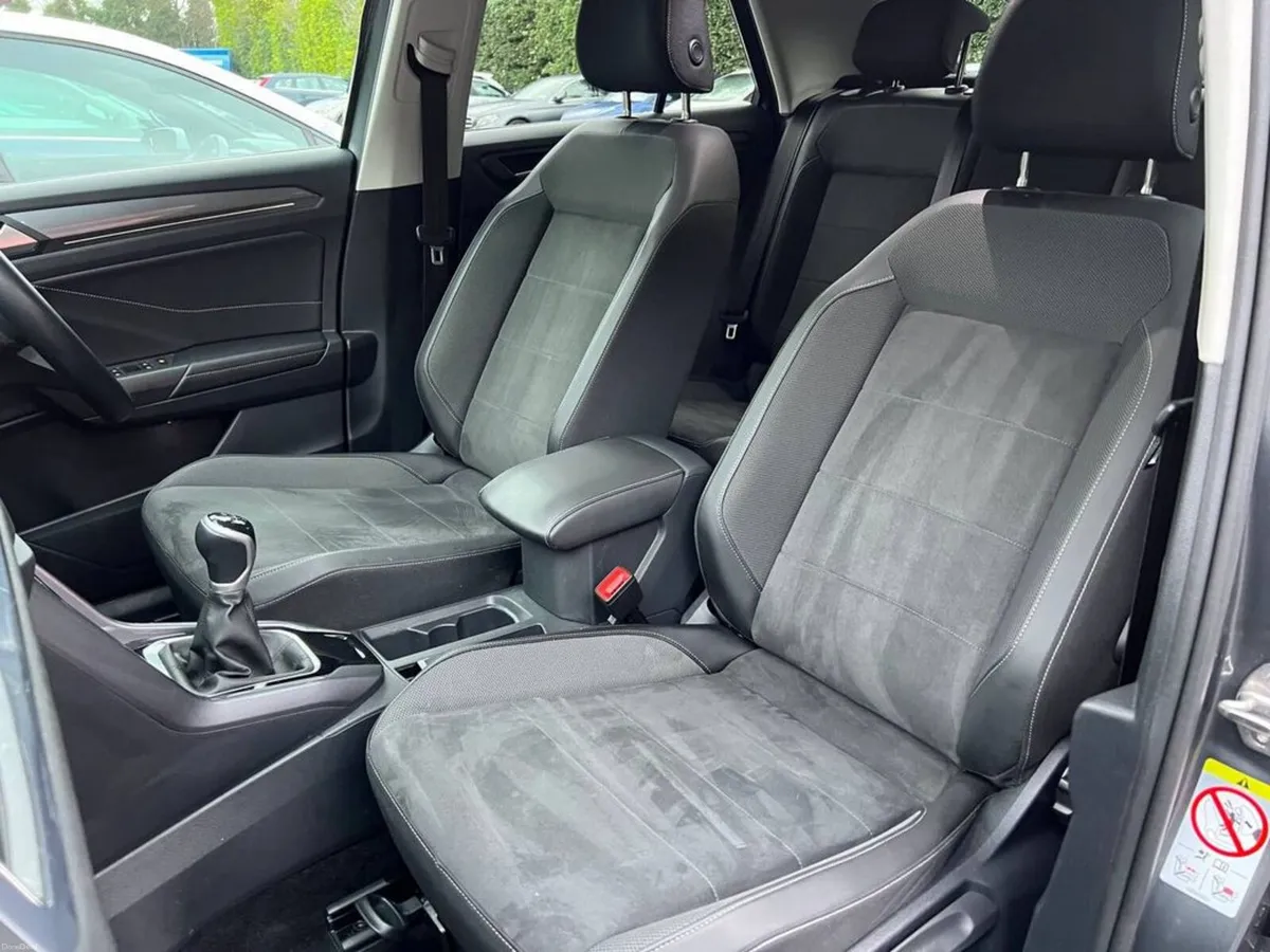 Volkswagen T-Roc STYLE 2.0 TDI // APPLE CARPLAY/AN - Image 6