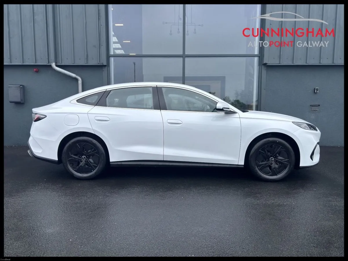 BYD Seal 6 Super Hybrid Boost Saloon - Image 3