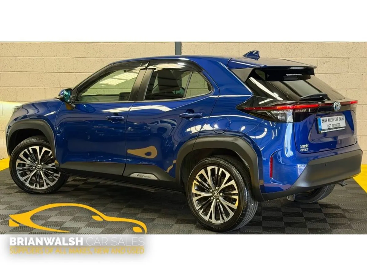 Toyota Yaris Cross HYBRID Z - Image 2