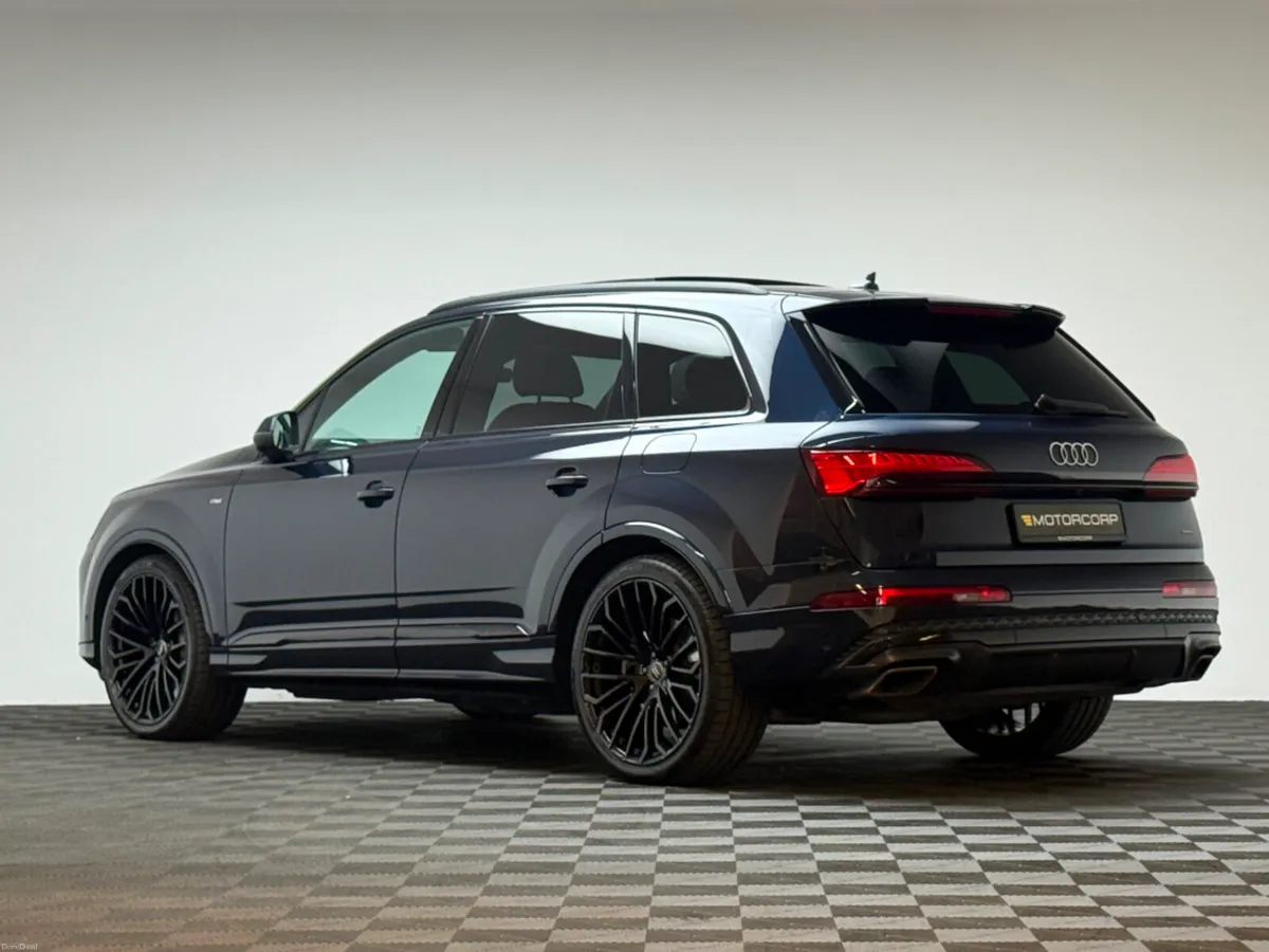 Audi Q7 S LINE 55 TFSI E QUATTRO *PAN ROOF* - Image 5