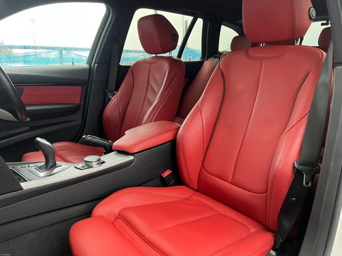 BMW 3-Series 320d M-SPORT COMPETITION // ADAPTIVE - Image 6