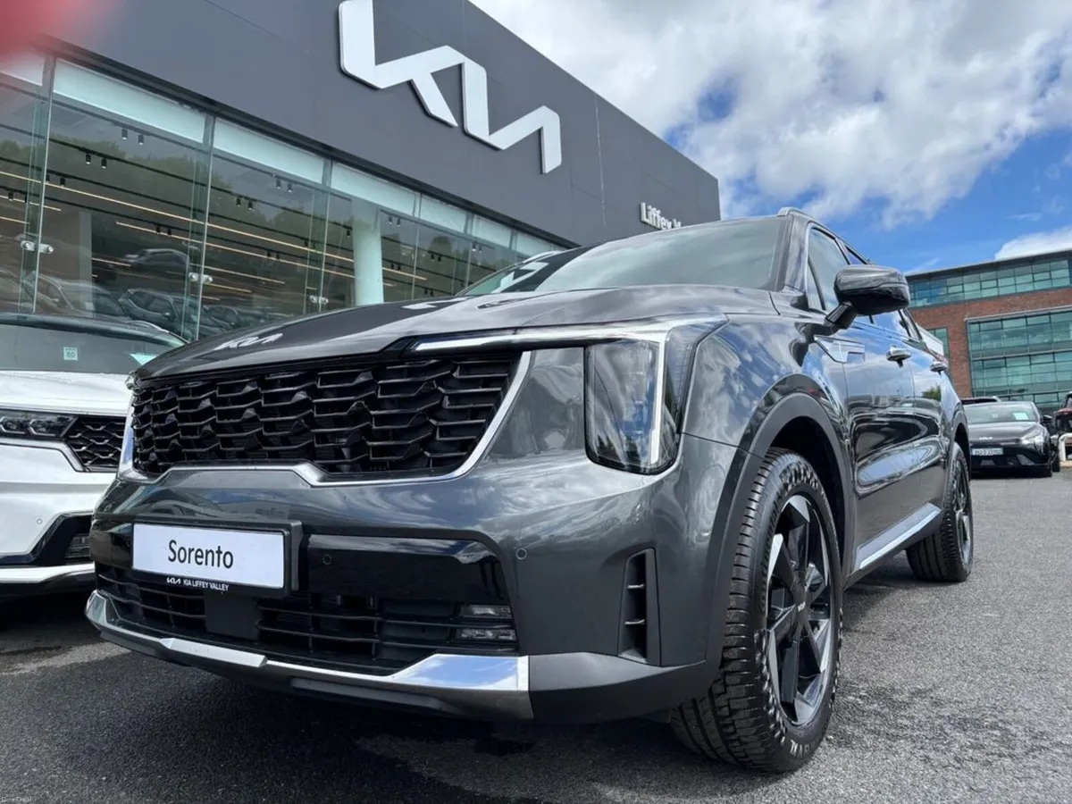 Kia Sorento 2.2 Diesel 2WD ( 7 Seats ) (3.9% APR f - Image 2