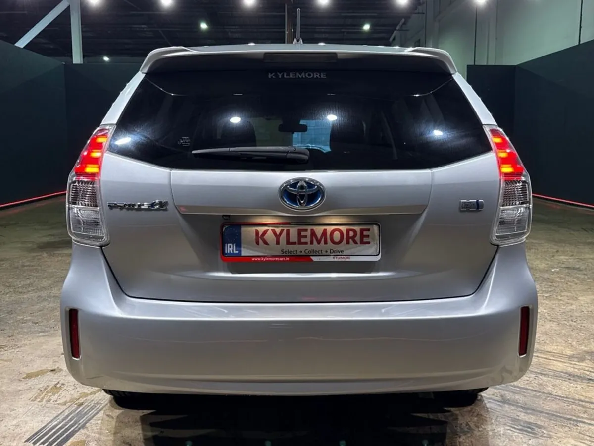 Toyota Prius 1.8 HYBRID - ALPHA - MULTI FUNCTION S - Image 4