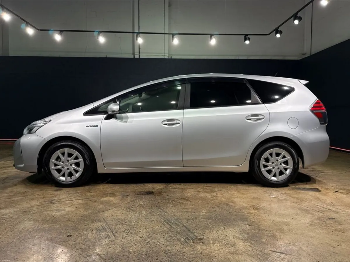 Toyota Prius 1.8 HYBRID - ALPHA - MULTI FUNCTION S - Image 6