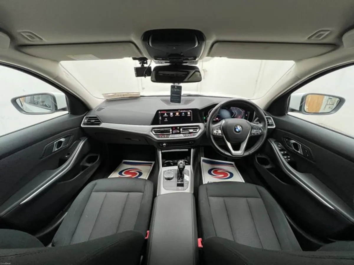 BMW 3-Series XDRIVE 4WD - Image 2