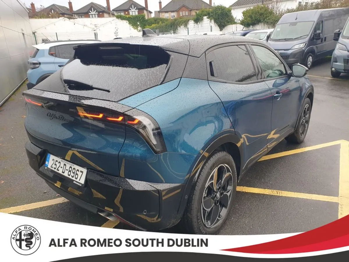 Alfa Romeo Junior Ibrida 1.2(136bhp) MHEV, Premium - Image 5