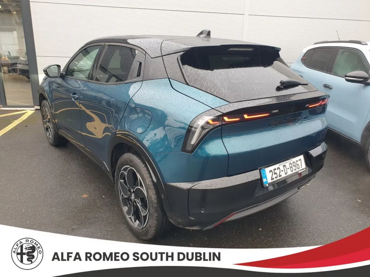 Alfa Romeo Junior Ibrida 1.2(136bhp) MHEV, Premium - Image 6