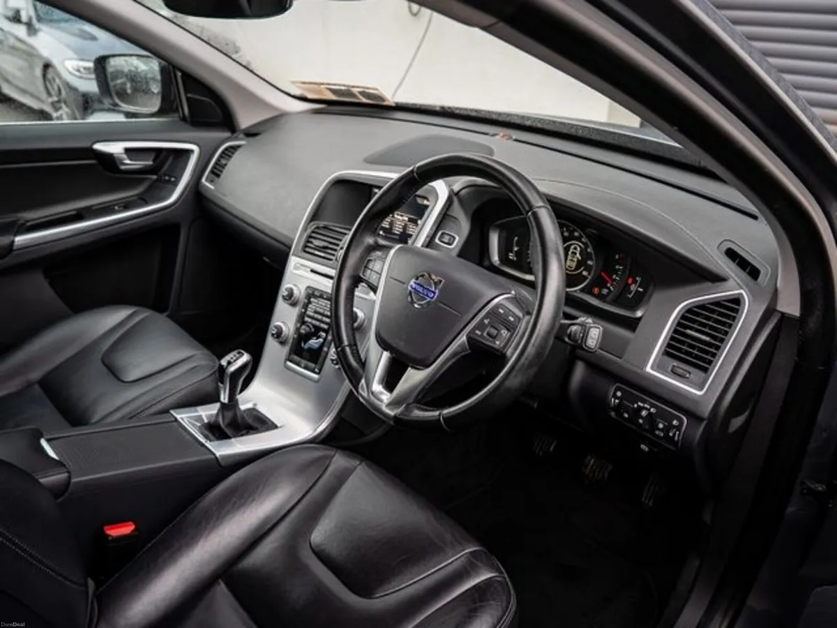 Volvo XC60 SE NAV D4 - Image 5