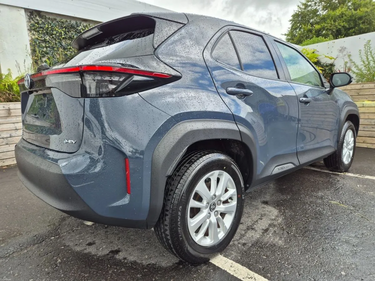 Toyota Yaris Cross 1.5 HYBRID / LUNA / LOW MILEAGE - Image 6