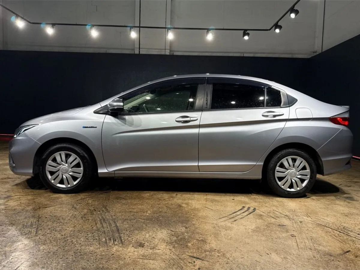 Honda Grace AUTOMATIC HYBRID 1.5 - Image 6