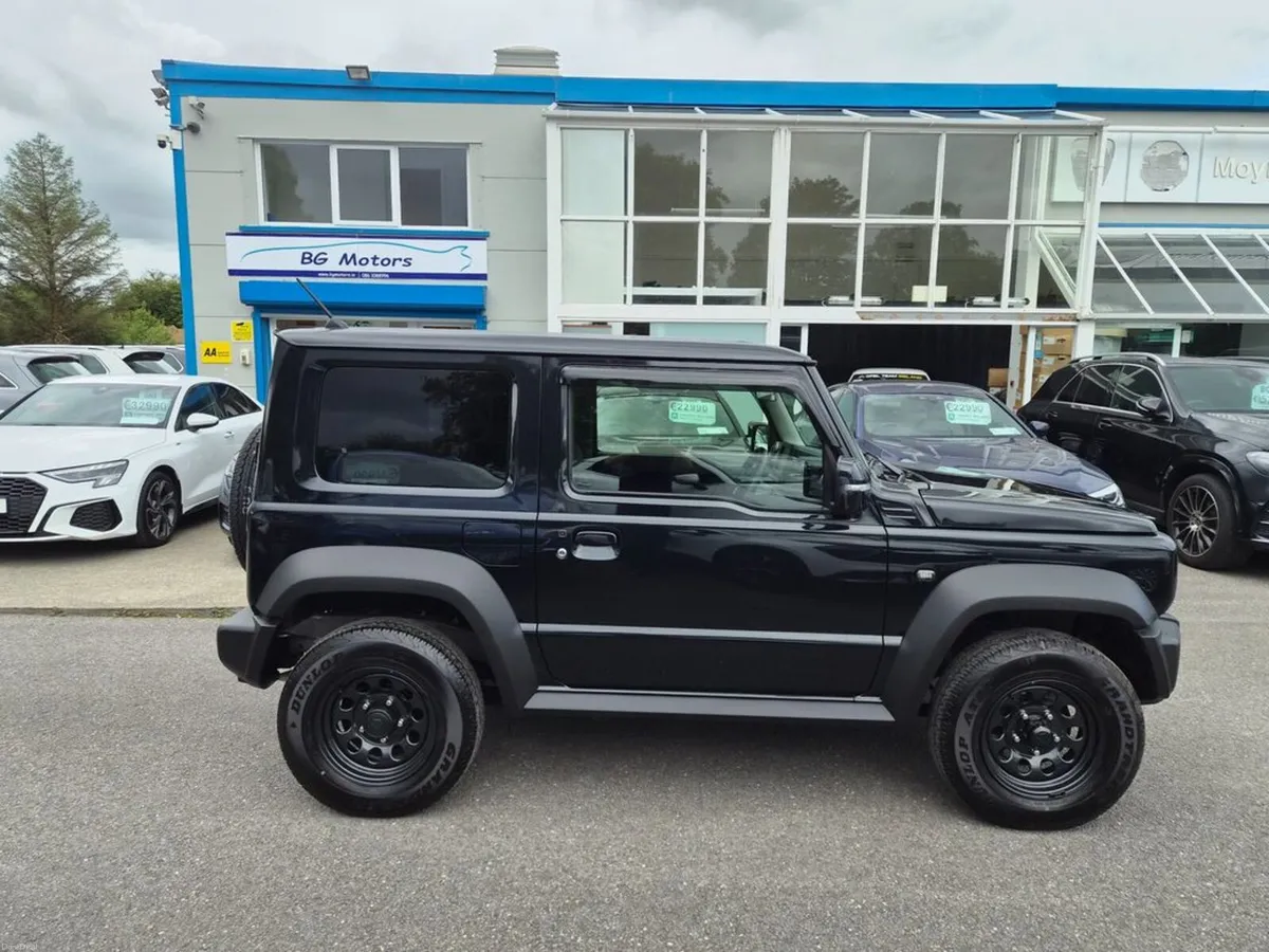 Suzuki Jimny 1.5 Sierra Automatic - Image 5