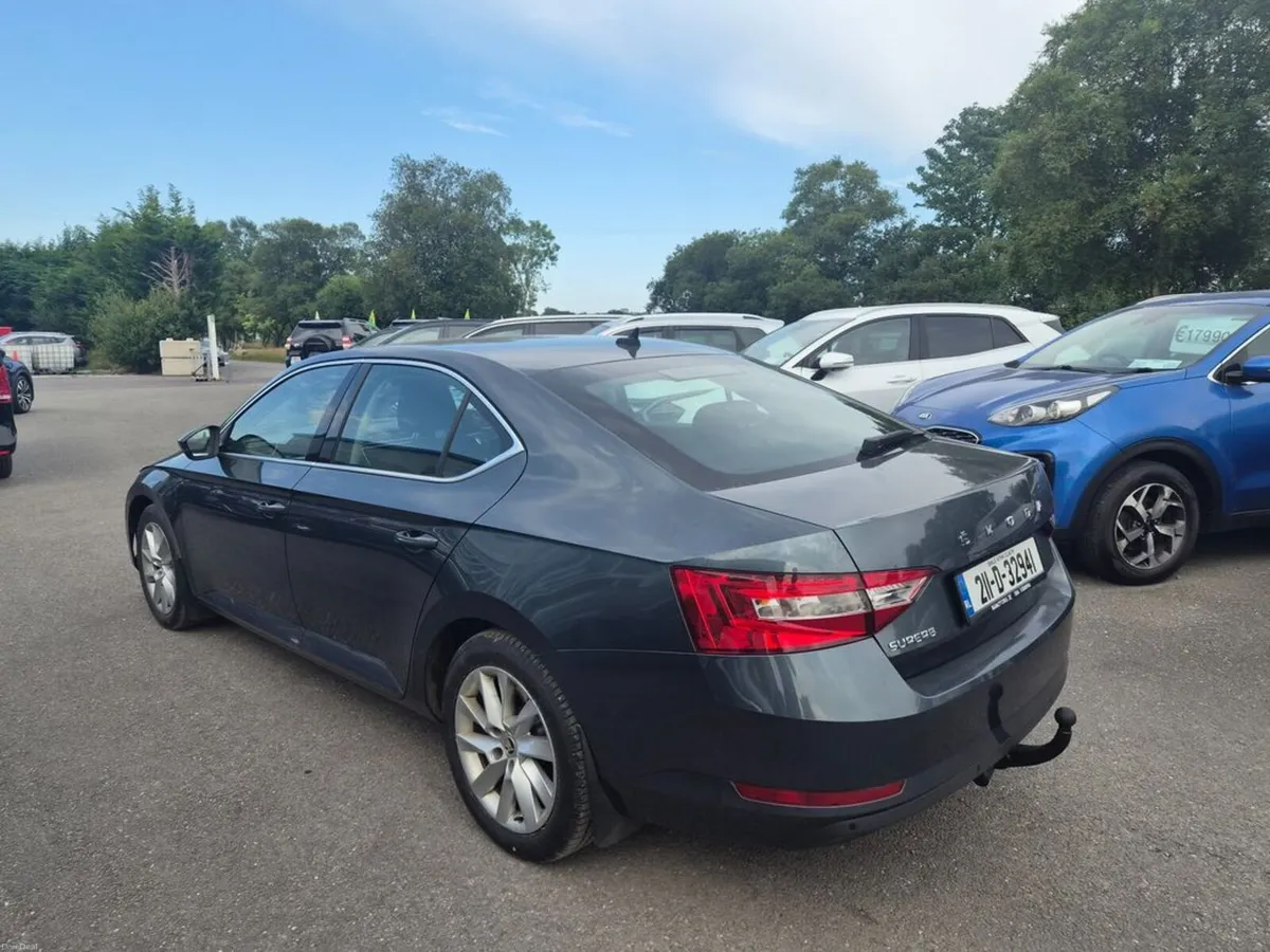 Skoda Superb Ambition 1.6tdi 120HP DSG 4DR - Image 4