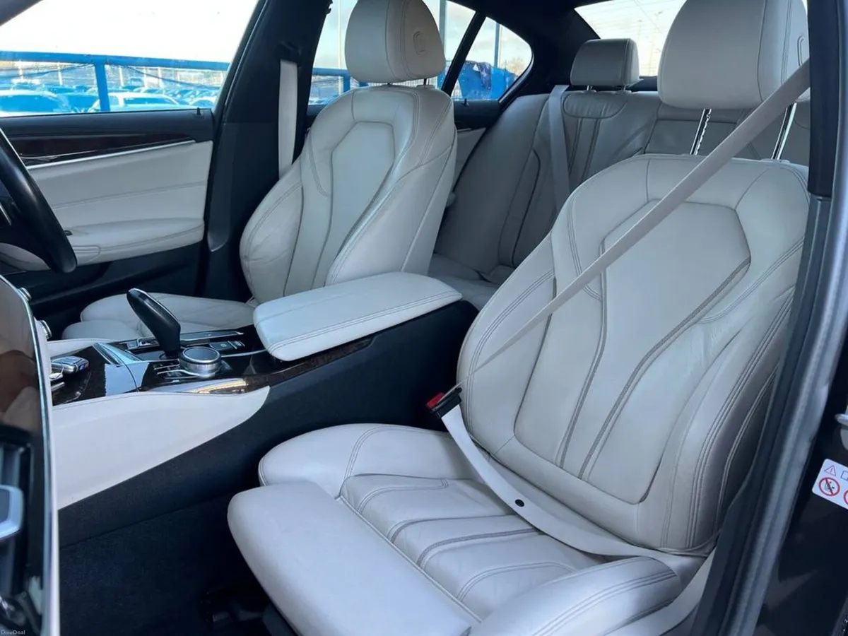 BMW 5-Series 520d M-SPORT // LEATHER HEATED SEATS - Image 6