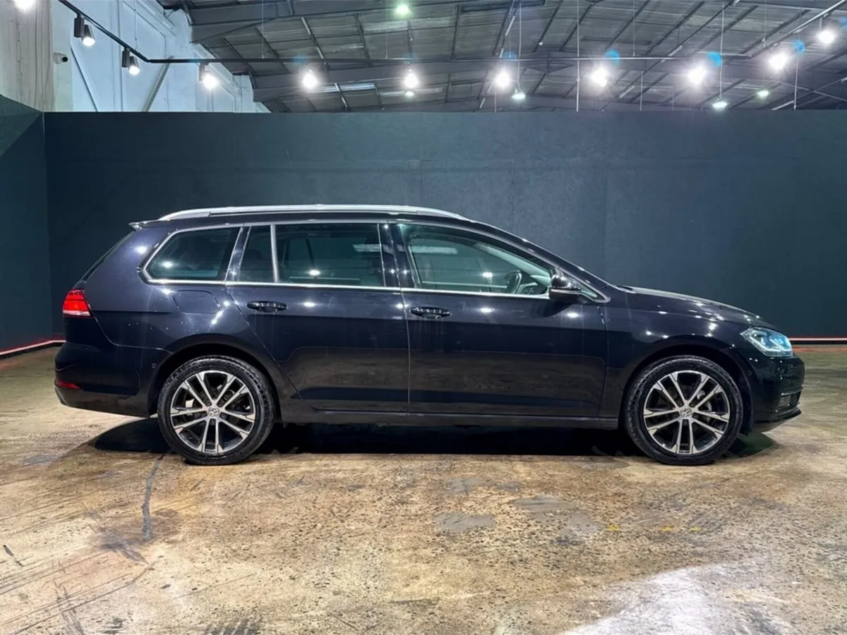 Volkswagen Golf AUTOMATIC 1.2L TFSI - REVERSE CAME - Image 3