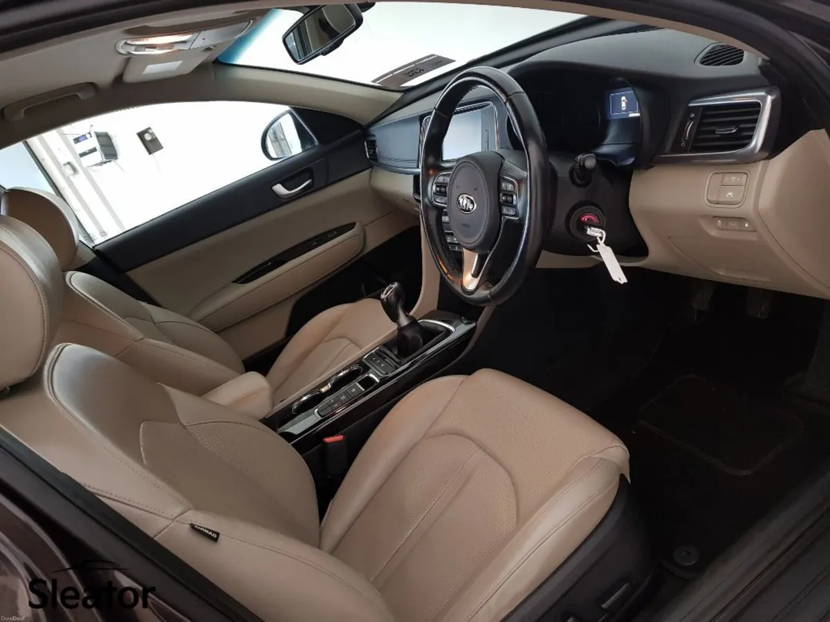 Kia Optima Platinum 4DR - Image 6