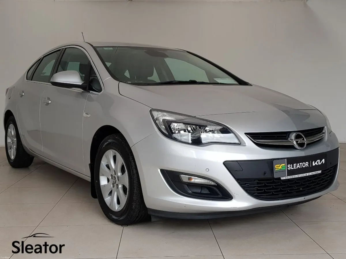 Opel Astra Saloon 1.4 T S/S 4DR€1450 June Discount - Image 1