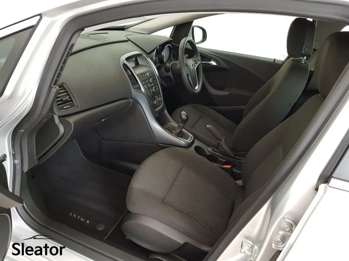 Opel Astra Saloon 1.4 T S/S 4DR€1450 June Discount - Image 5