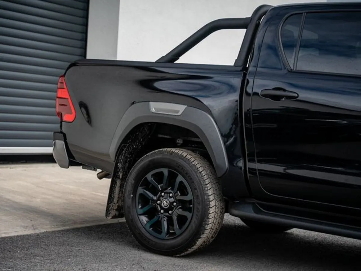 Toyota Hilux INVINCIBLE X 4WD - Image 5