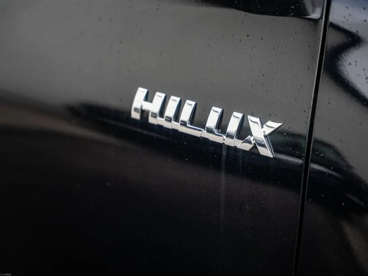 Toyota Hilux INVINCIBLE X 4WD - Image 6