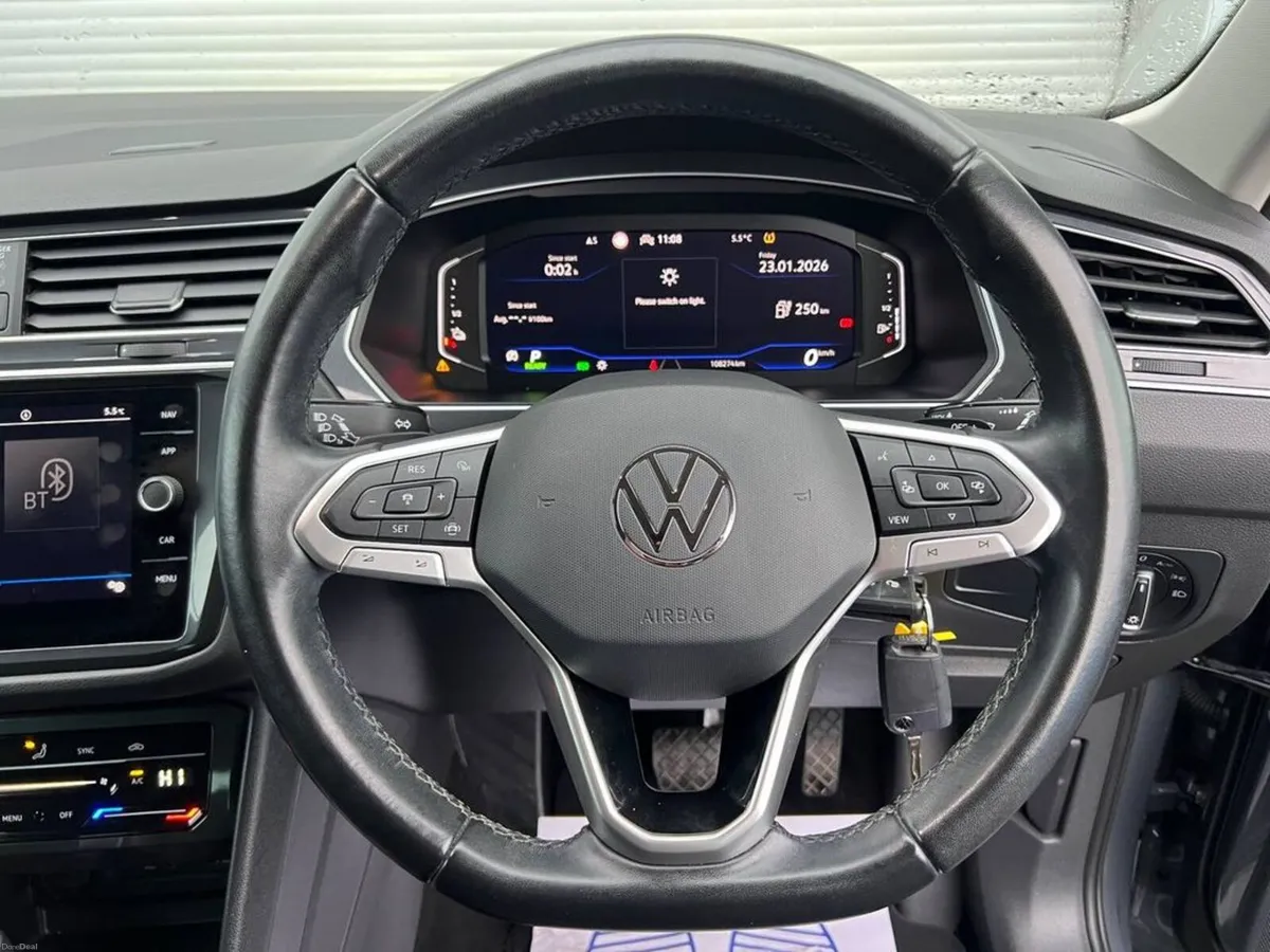 Volkswagen Tiguan LIFE 1.4 HYBRID // DIGITAL CLUST - Image 4