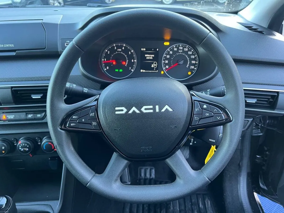 Dacia Jogger ESSENTIAL 7-SEATER 1.0 TCE // PARKING - Image 4