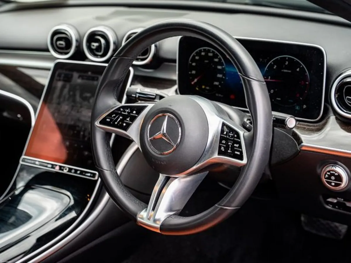 Mercedes-Benz C-Class Avantgarde 4DR Auto Diesel - Image 3