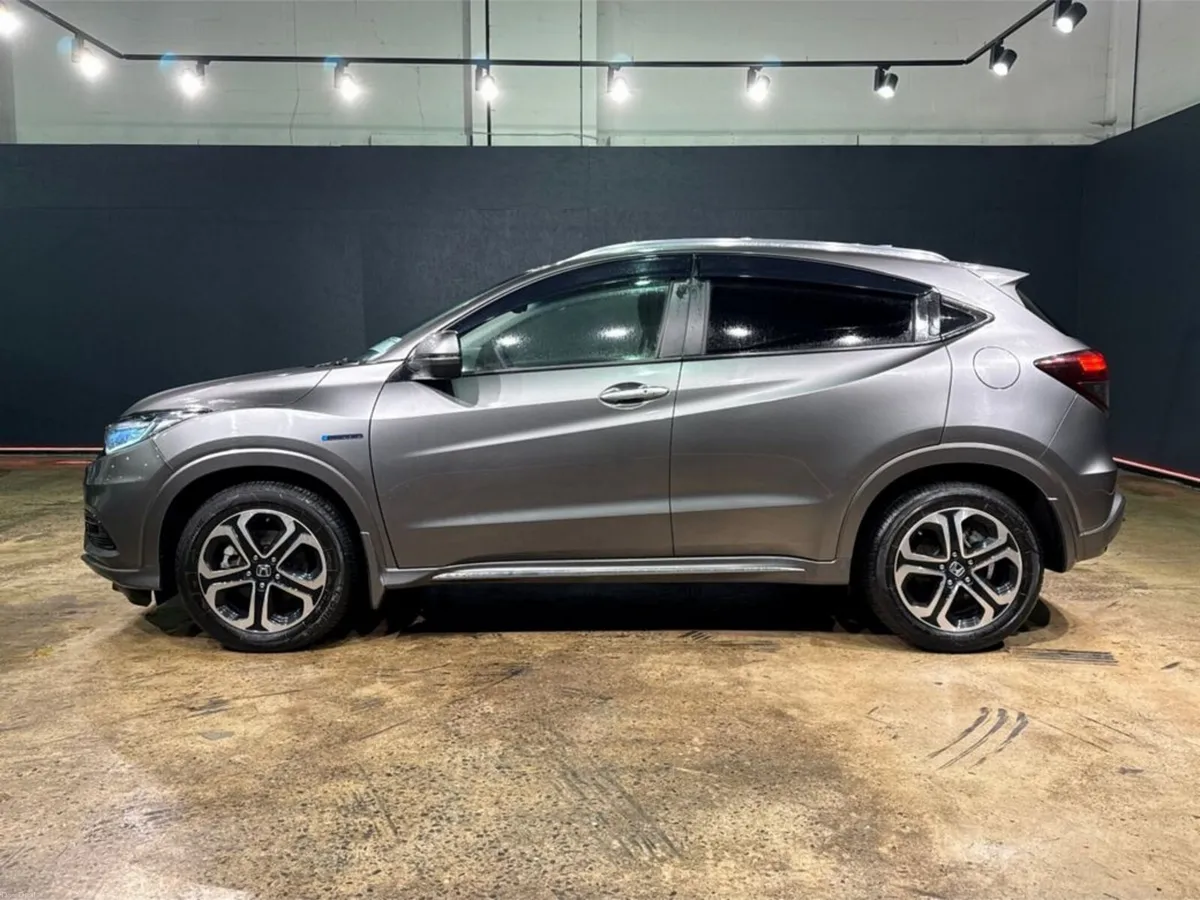 Honda Vezel HYBRID 1.5L AUTOMATIC - Image 6