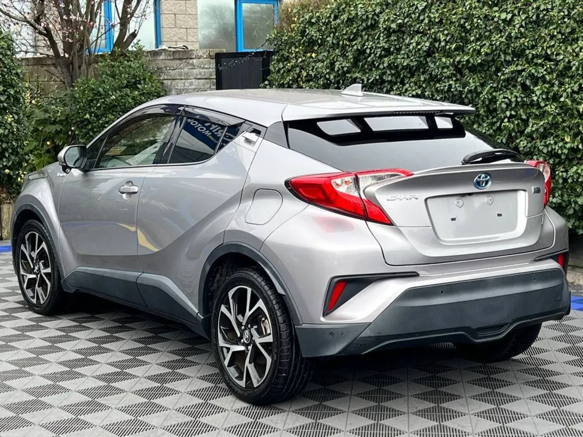 Toyota C-HR 1.8 HYBRID // HALF LEATHER HEATED SEAT - Image 5