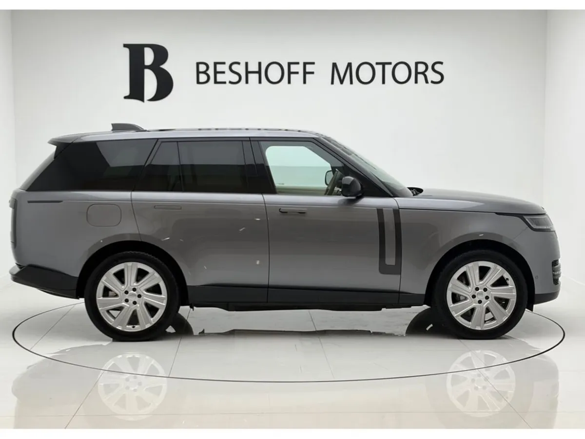Land Rover Range Rover P460e HSE=HUGE SPEC//LIGHT - Image 6