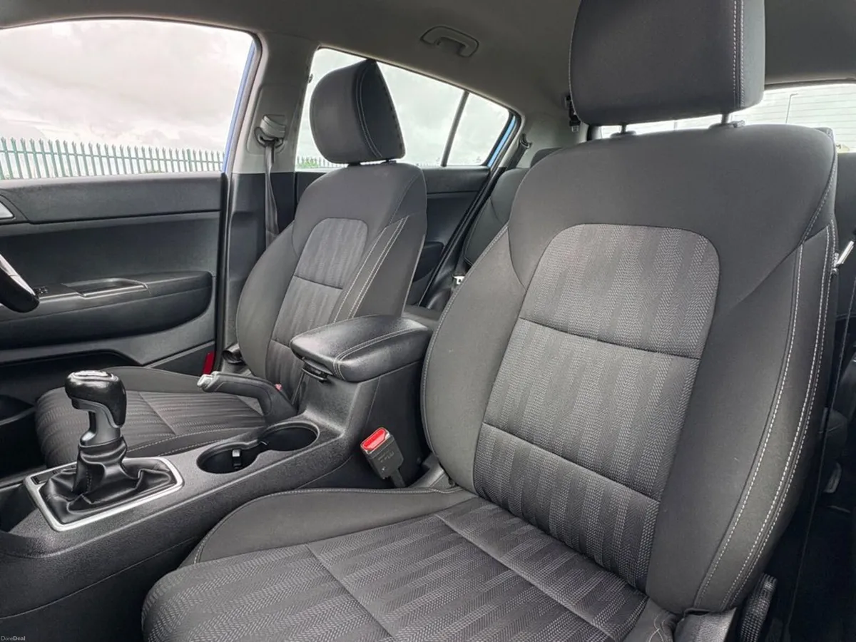 Kia Sportage Premium spec 1.6d, 1 YEAR WARRANTY, A - Image 6