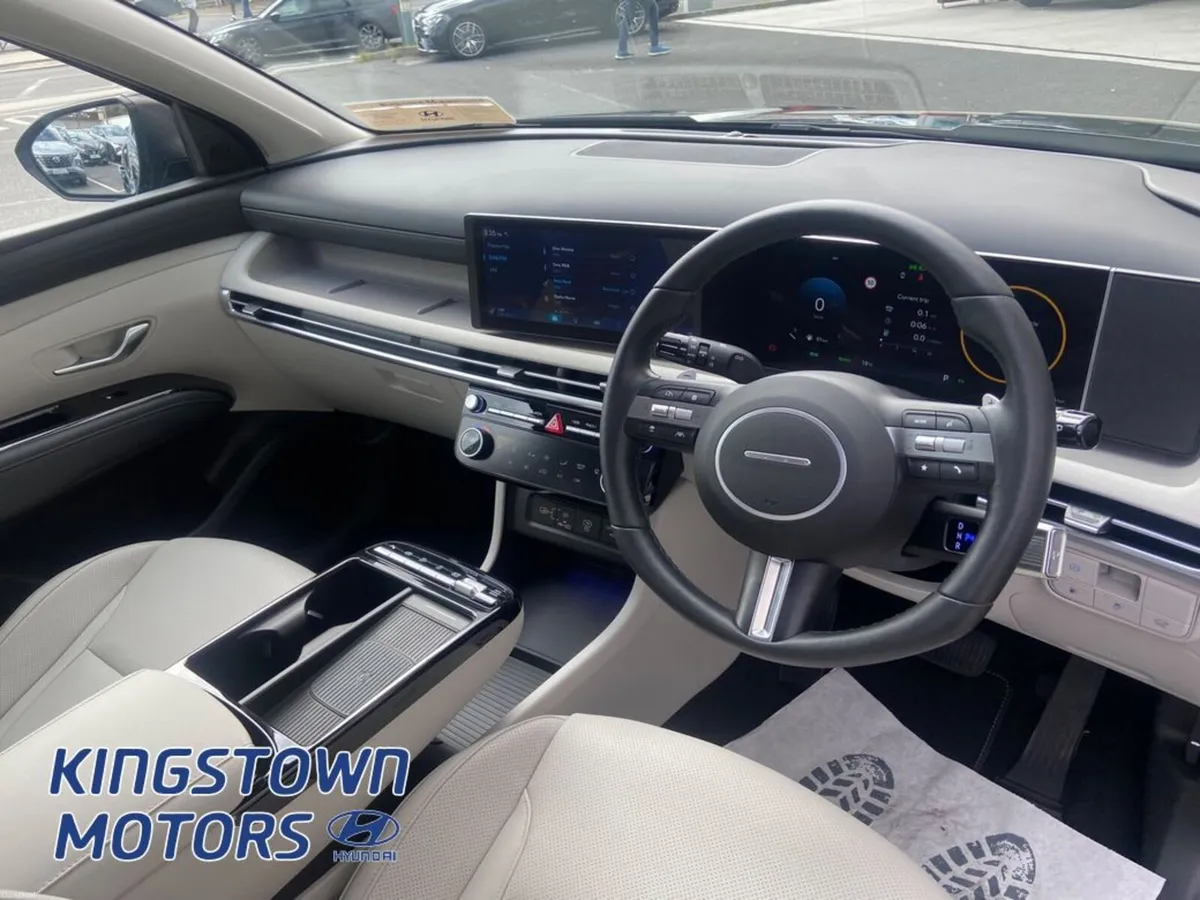 Hyundai Tucson Executive Plus PHEV 4WD - Image 5