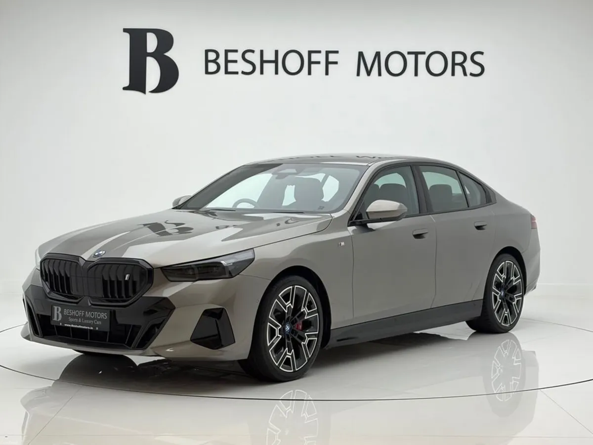 BMW i5 40-M SPORT PRO=HUGE SPEC//RARE COLOUR//1 OW - Image 1