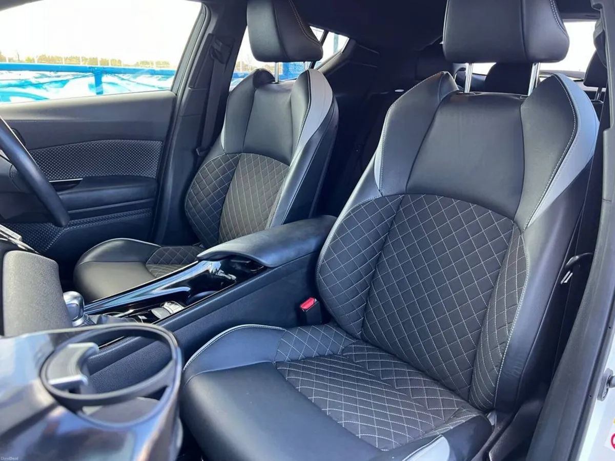 Toyota C-HR MODELLISTA 1.8 HYBRID // HALF LEATHER - Image 6