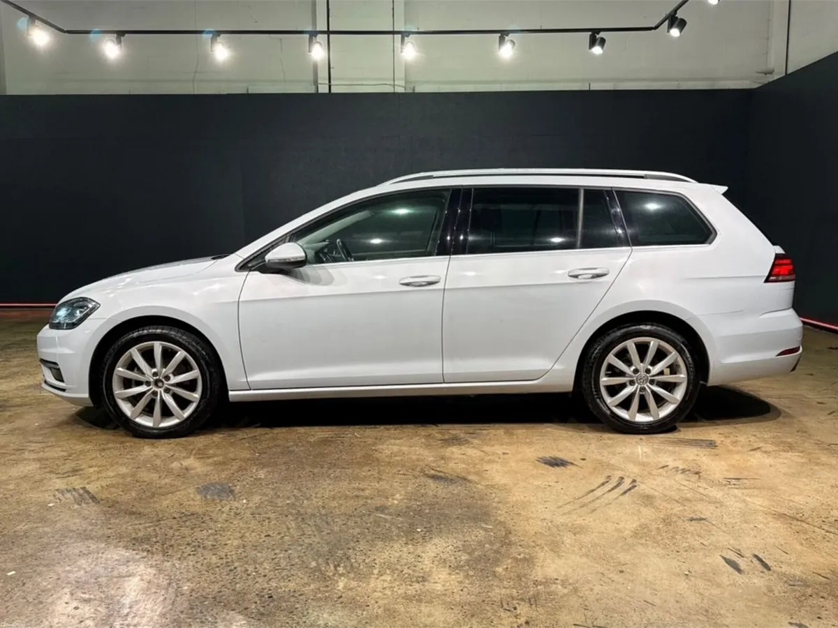 Volkswagen Golf 1.2 AUTOMATIC - ALLOY WHEELS - MUL - Image 6