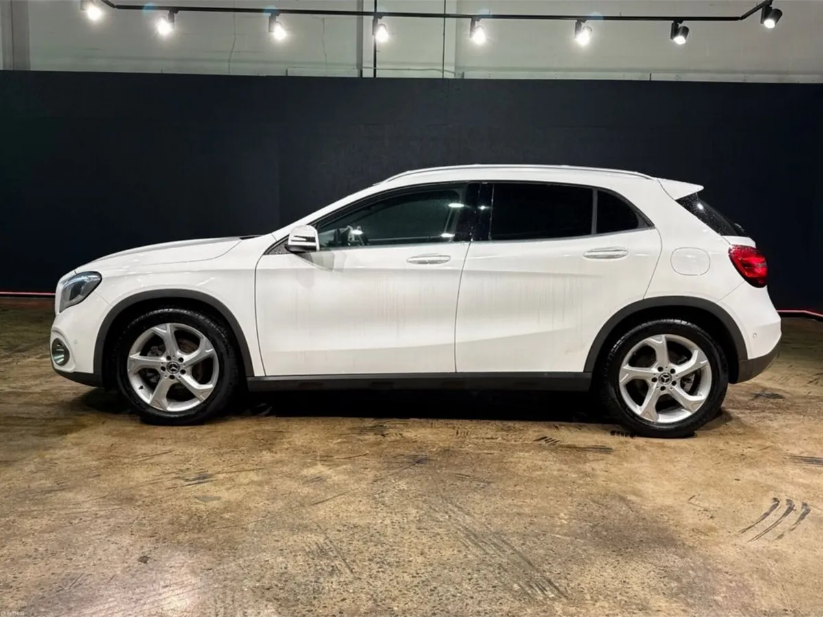Mercedes-Benz GLA FULL BLACK LEATHER - 17'' FACTOR - Image 6