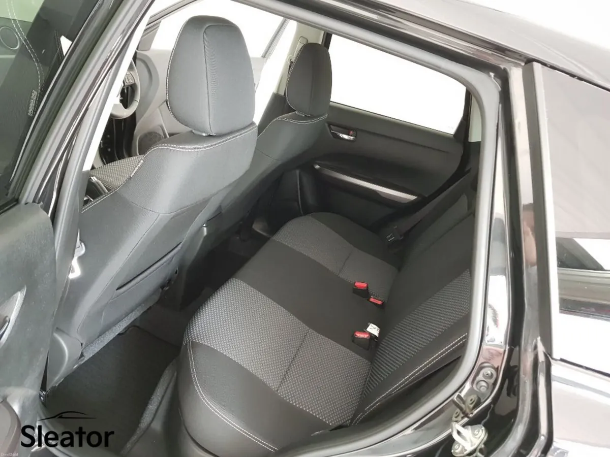Suzuki Vitara Motion Automatic Hybrid - Image 6