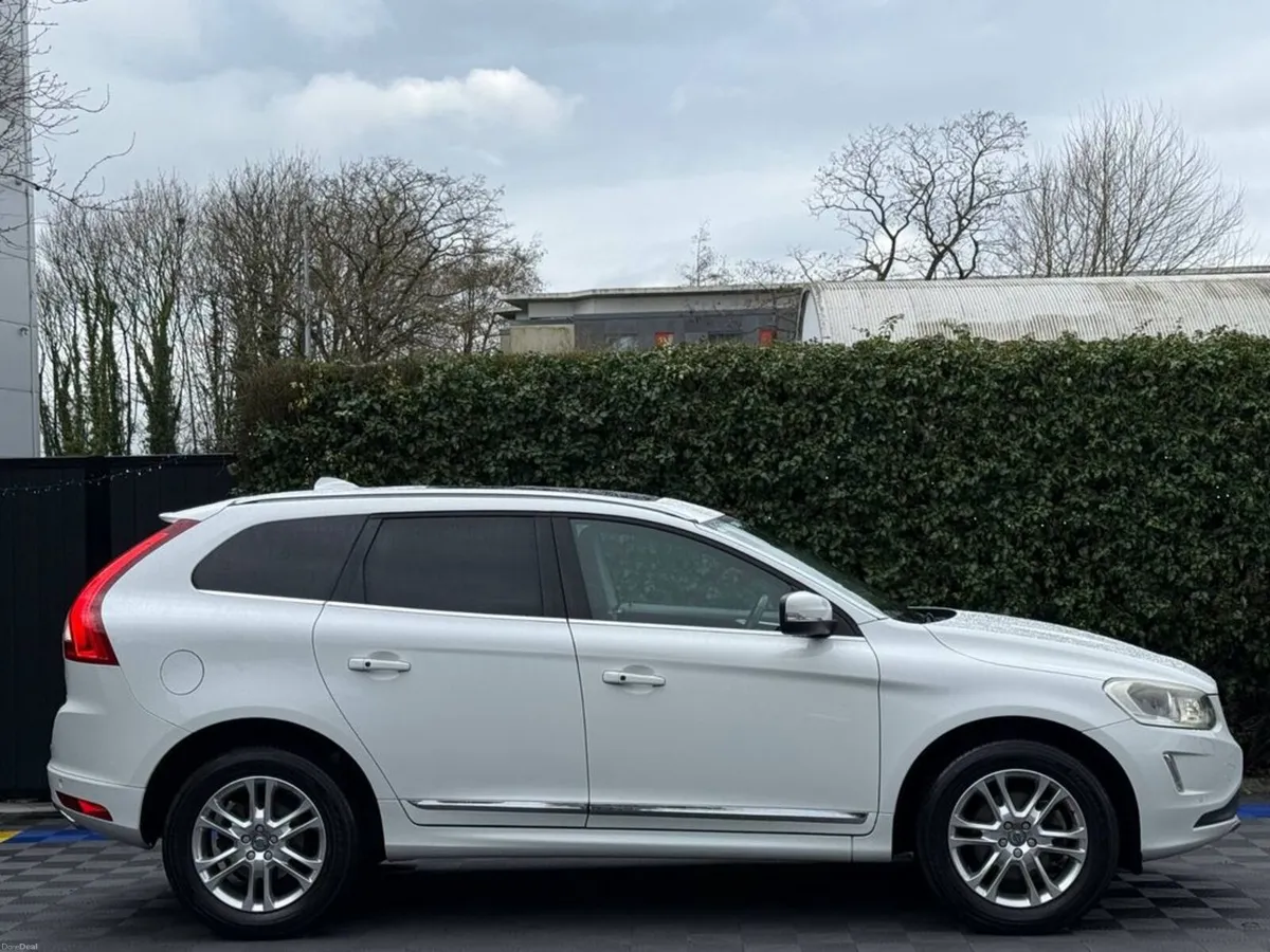 Volvo XC60 D4 CLASSIC 2.0 D // OPENING PAN ROOF // - Image 5
