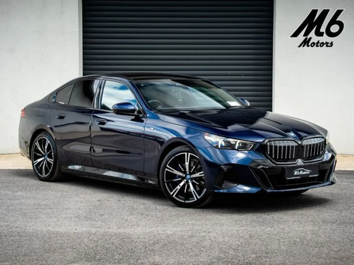BMW 5-Series 530E M SPORT Pan roof + COMFORT Pack - Image 1