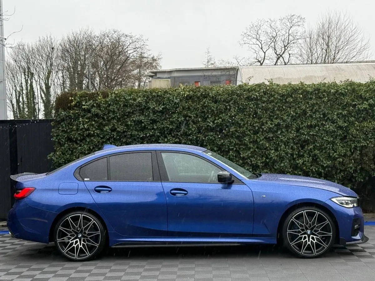 BMW 3-Series 330e M-SPORT COMPETITION 2.0 HYBRID * - Image 2
