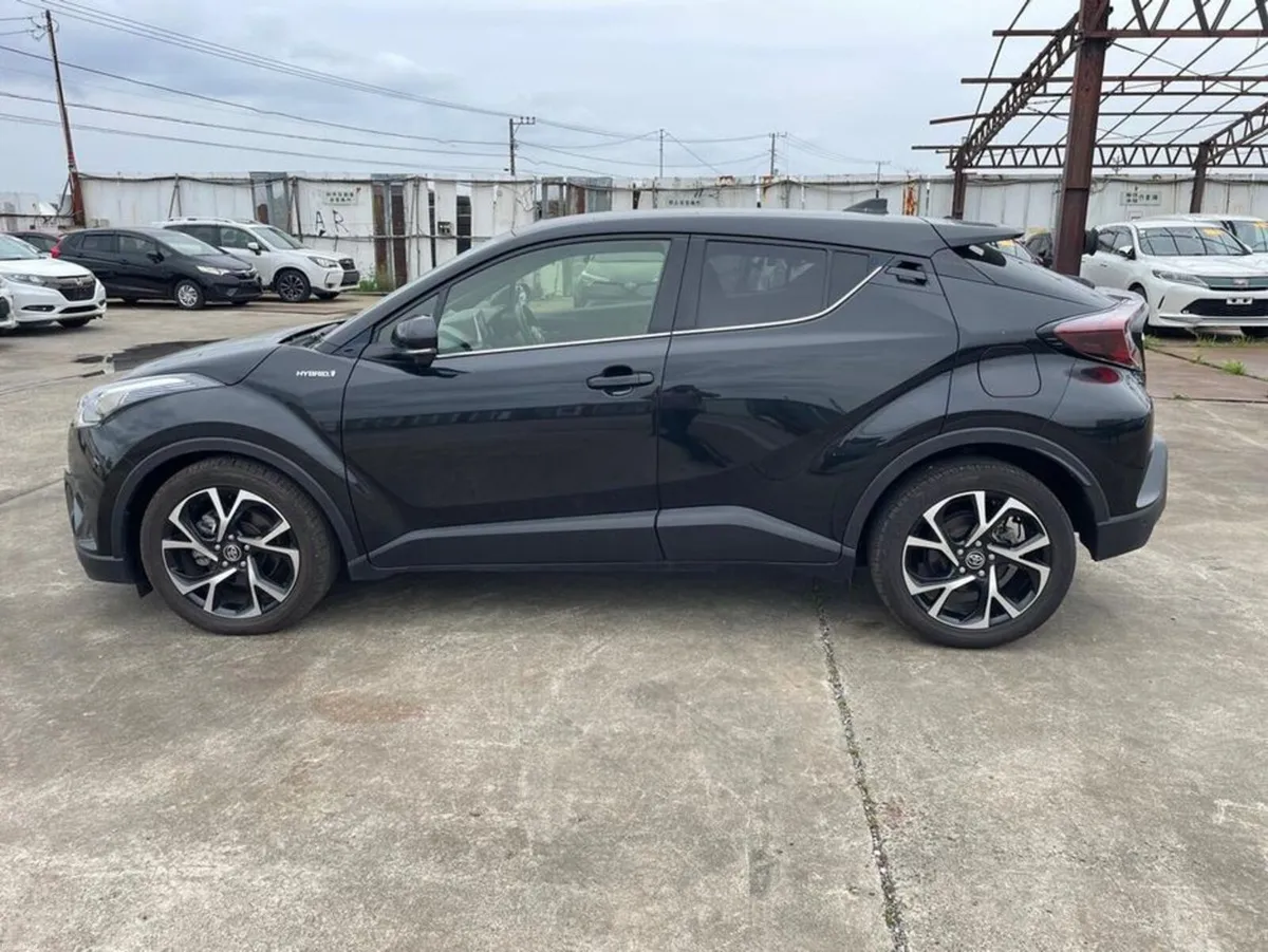 Toyota C-HR G Leather seats - Image 3