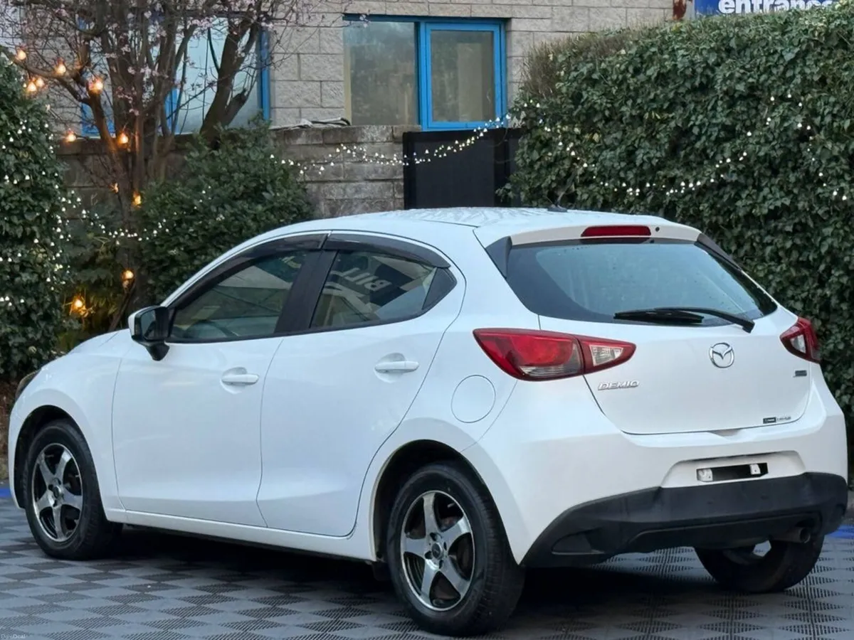 Mazda Demio 1.3 SKYACTIV // 15" DIAMOND CUT ALLOYS - Image 5