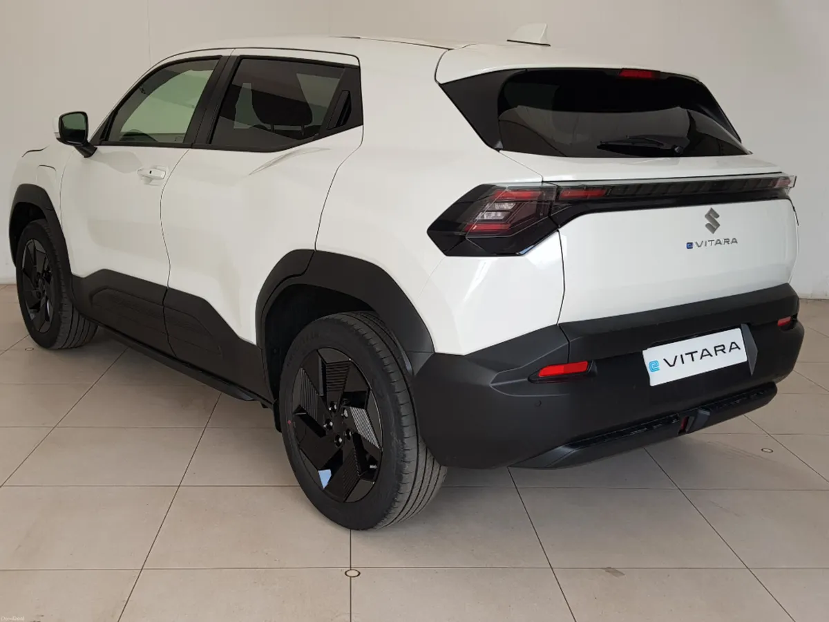 Suzuki Vitara E Vitara Motion Long Range 61KWh - Image 3