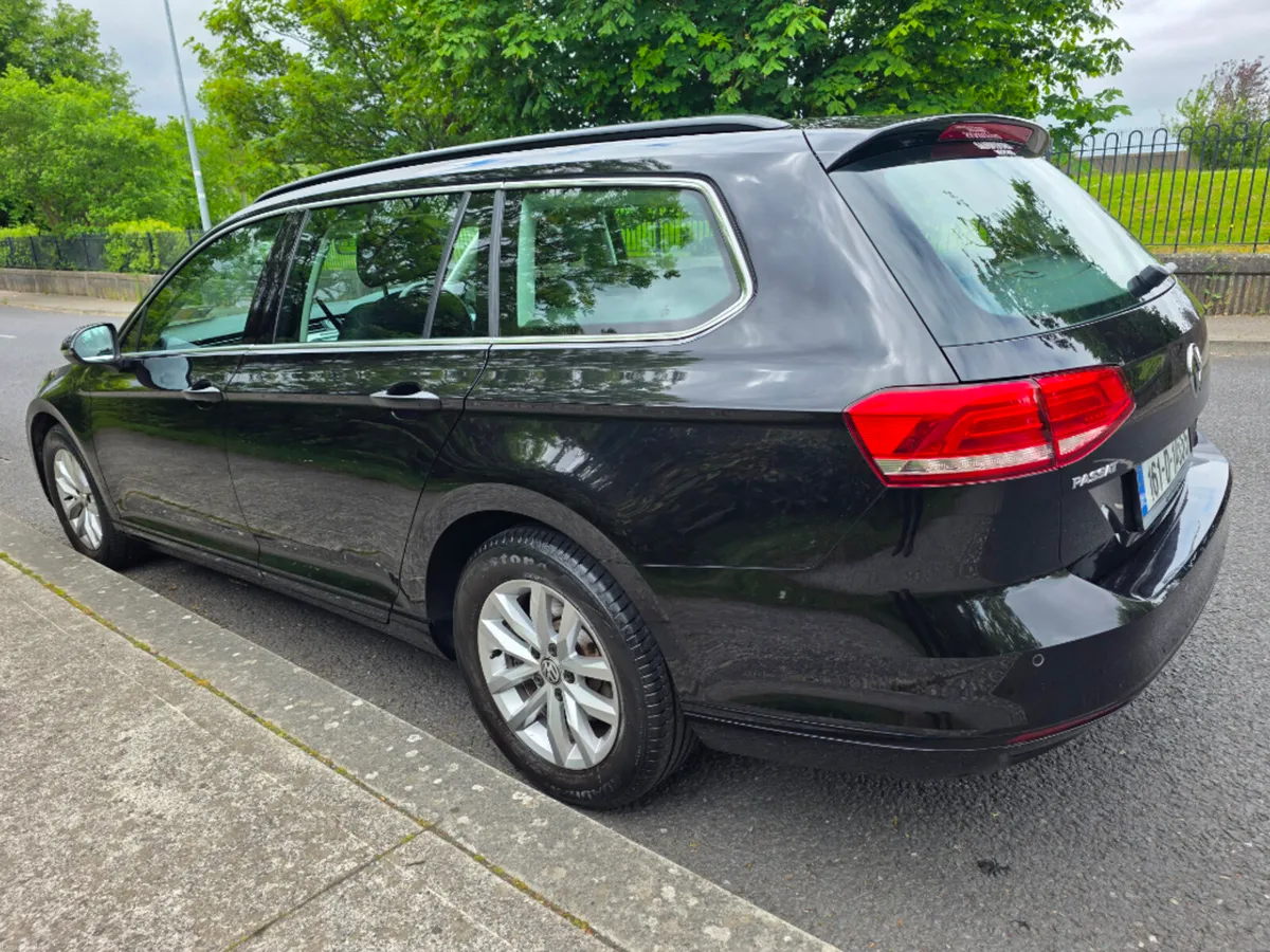 Volkswagen Passat EST CL 1.4tsi M6F 125HP 5DR - Image 5