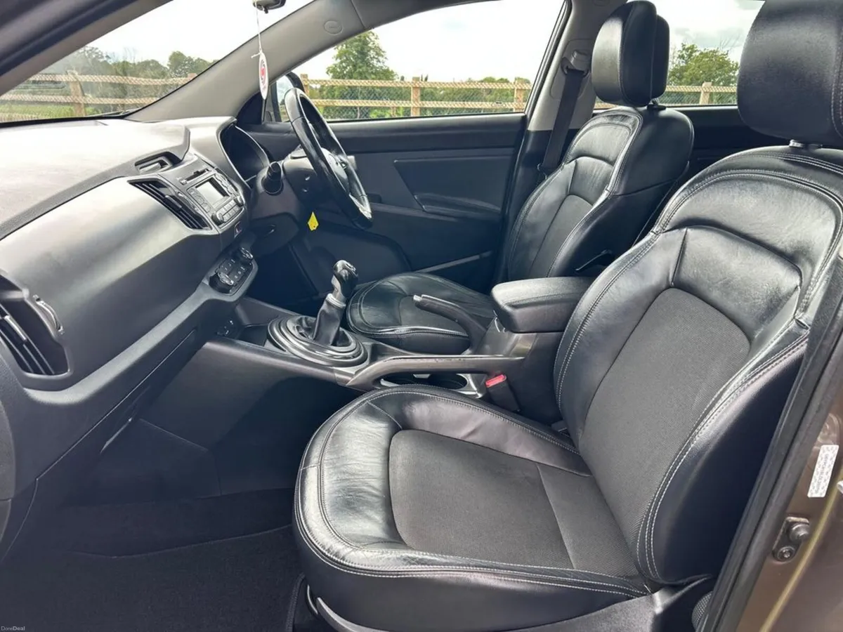 Kia Sportage 1.7D IMMACULATE CONDITION, LIKE NEW F - Image 5